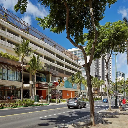 Hilton Garden Inn Waikiki Beach-3